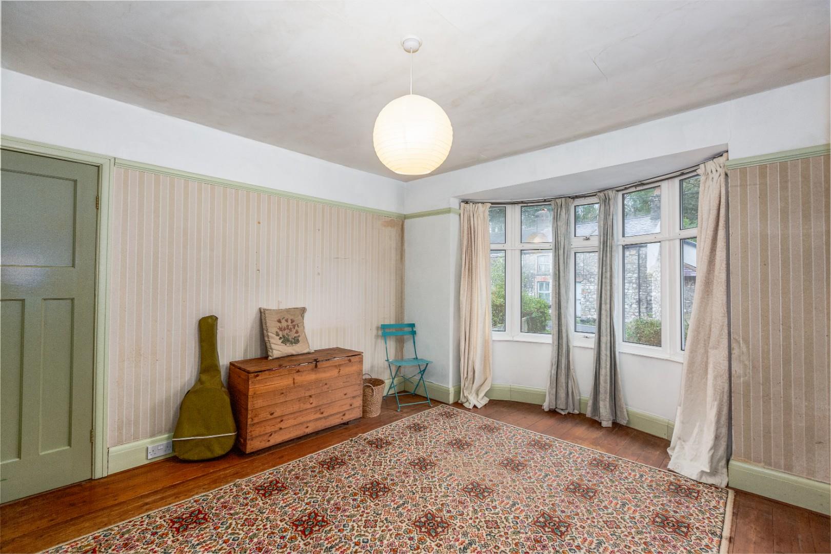 Bishopston Road, Bishopston, Swansea, SA3 3EH